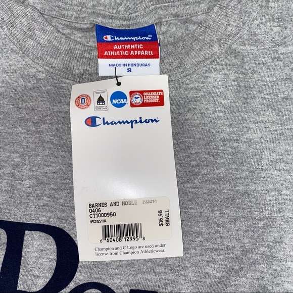 SOLD🛑 Penn University of Pennsylvania T-Shirt - Picture 3 of 3